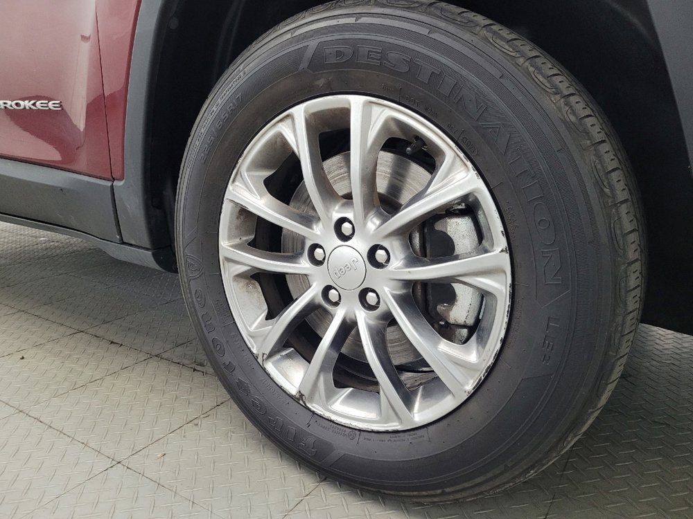 Used 2021 Jeep Cherokee Latitude Plus image 31