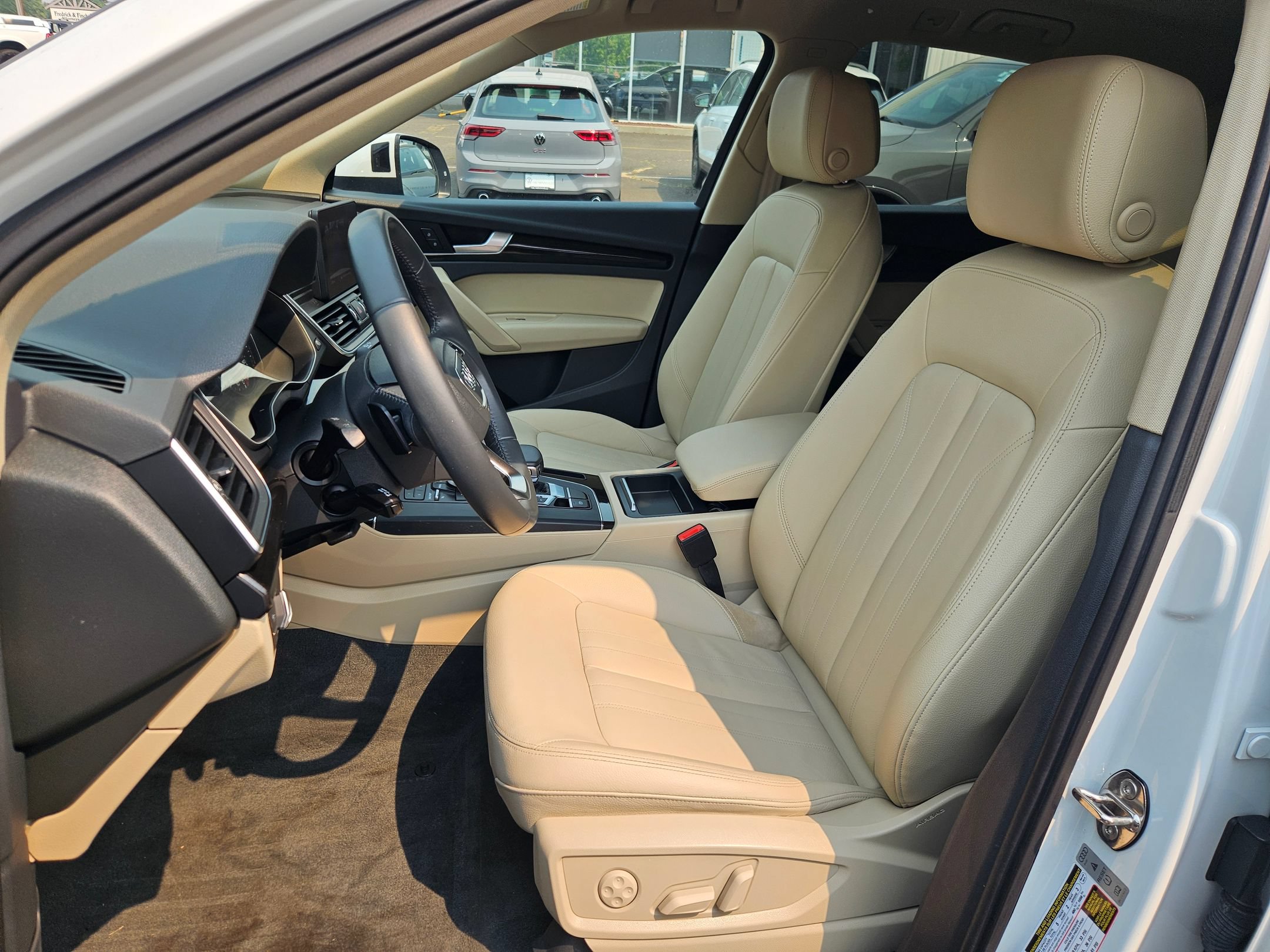 Used 2019 Audi Q5 2.0T Premium w/ Convenience Package AWD/4WD image 13
