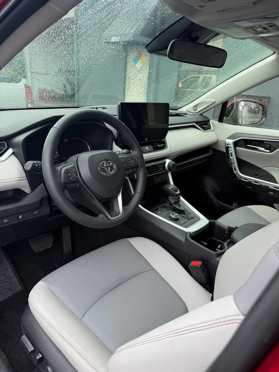 Used 2025 Toyota RAV4 XLE Premium image 3