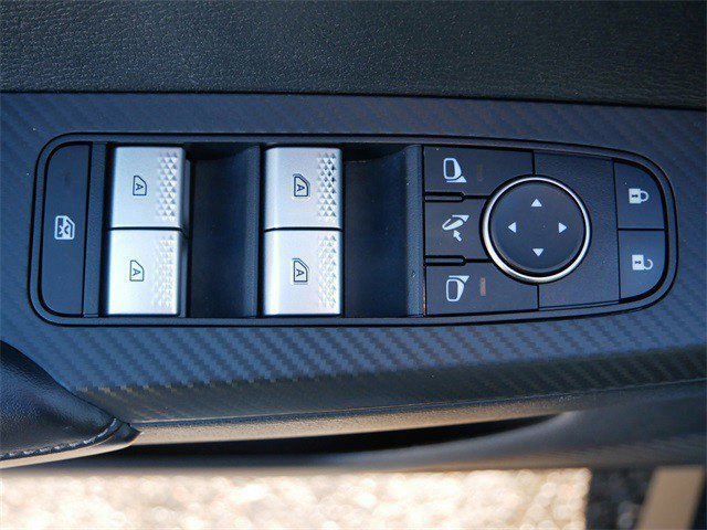 Used 2023 Mitsubishi Outlander SE image 18