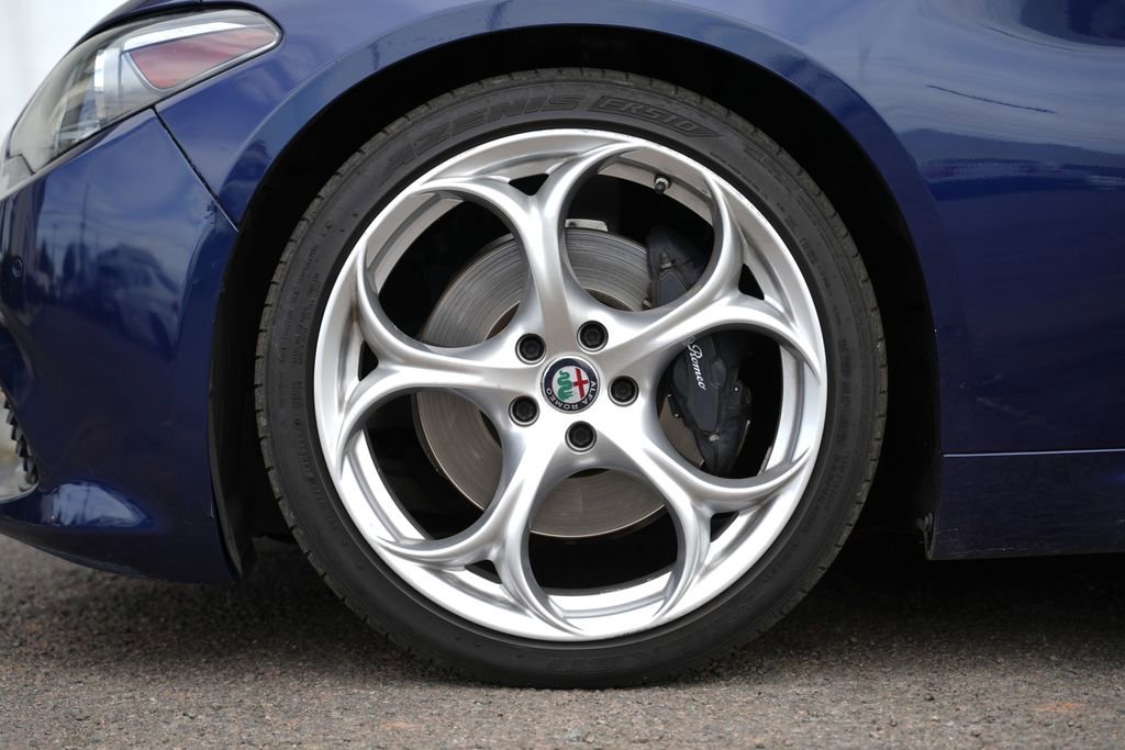 Used 2019 Alfa Romeo Giulia Ti Sport w/ Quick Order Package 22U Sport image 11