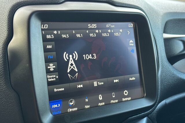 Used 2022 Jeep Renegade Latitude AWD/4WD image 18