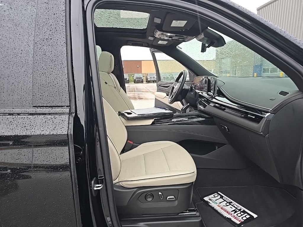 Used 2022 Cadillac Escalade ESV Sport w/ Touring Package AWD/4WD image 10