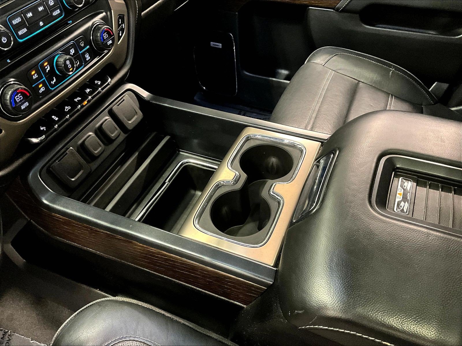 Used 2018 GMC Sierra 1500 Denali AWD/4WD image 19