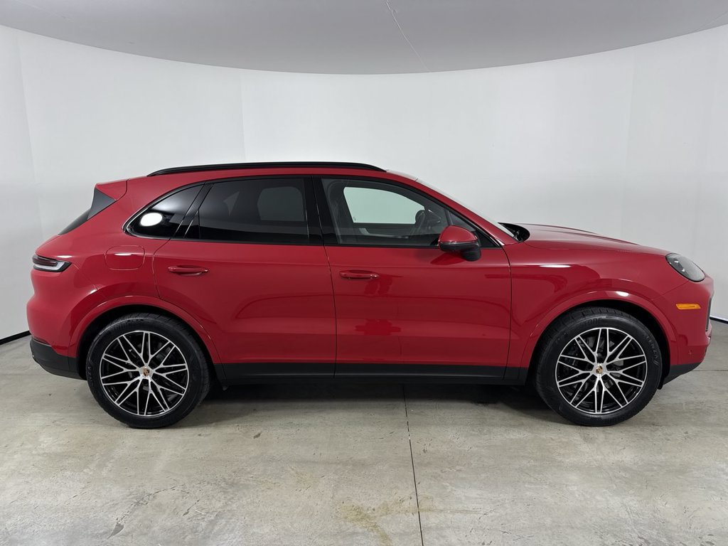 Certified 2025 Porsche Cayenne AWD/4WD image 8