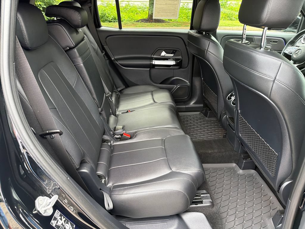 Used 2021 Mercedes-Benz GLB 250 4MATIC w/ Premium Package image 15
