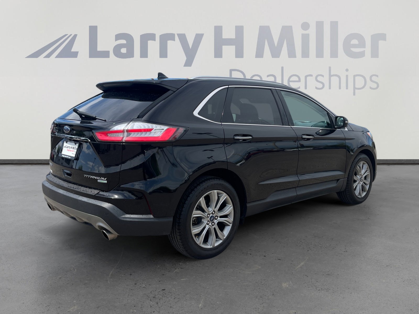 Used 2019 Ford Edge Titanium image 5