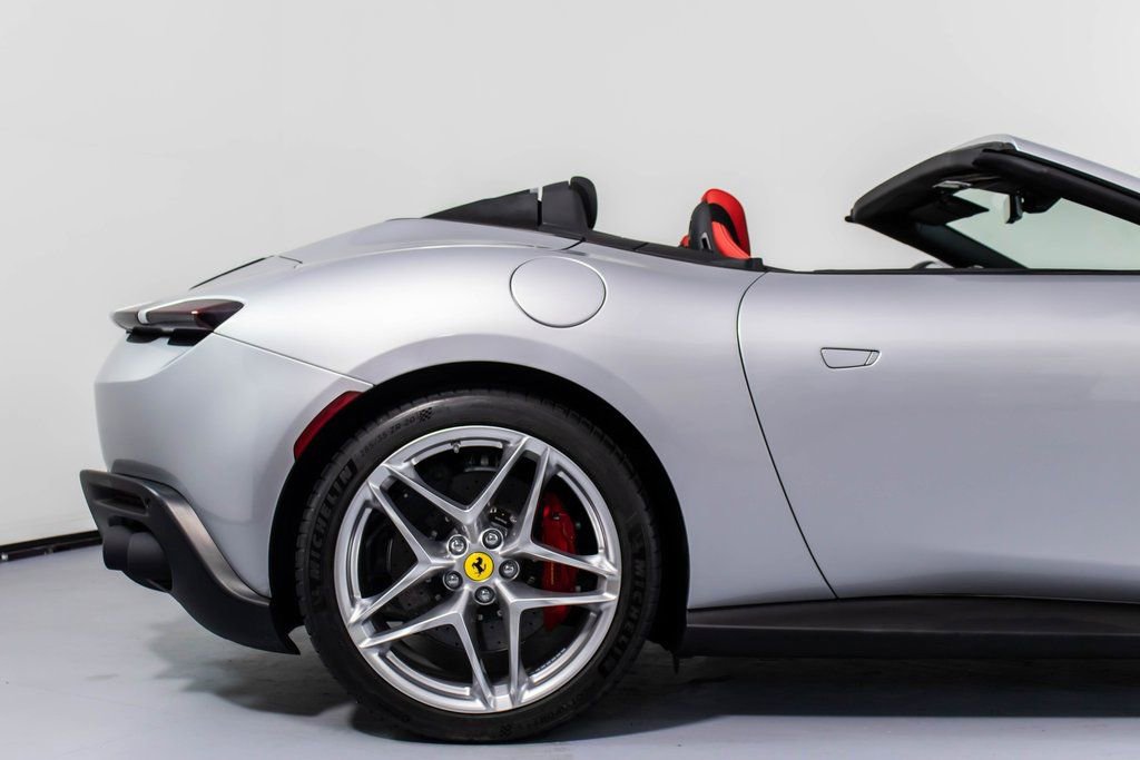 Certified 2025 Ferrari Roma Spider image 17