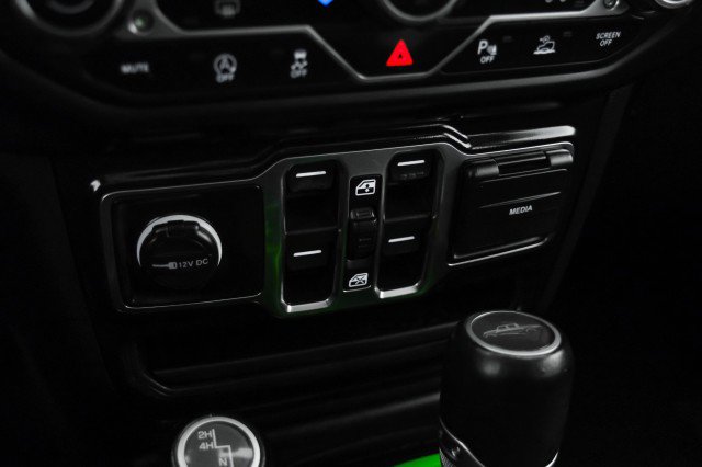 Used 2021 Jeep Gladiator Overland w/ Uconnect 4C Nav & Sound Group AWD/4WD image 23