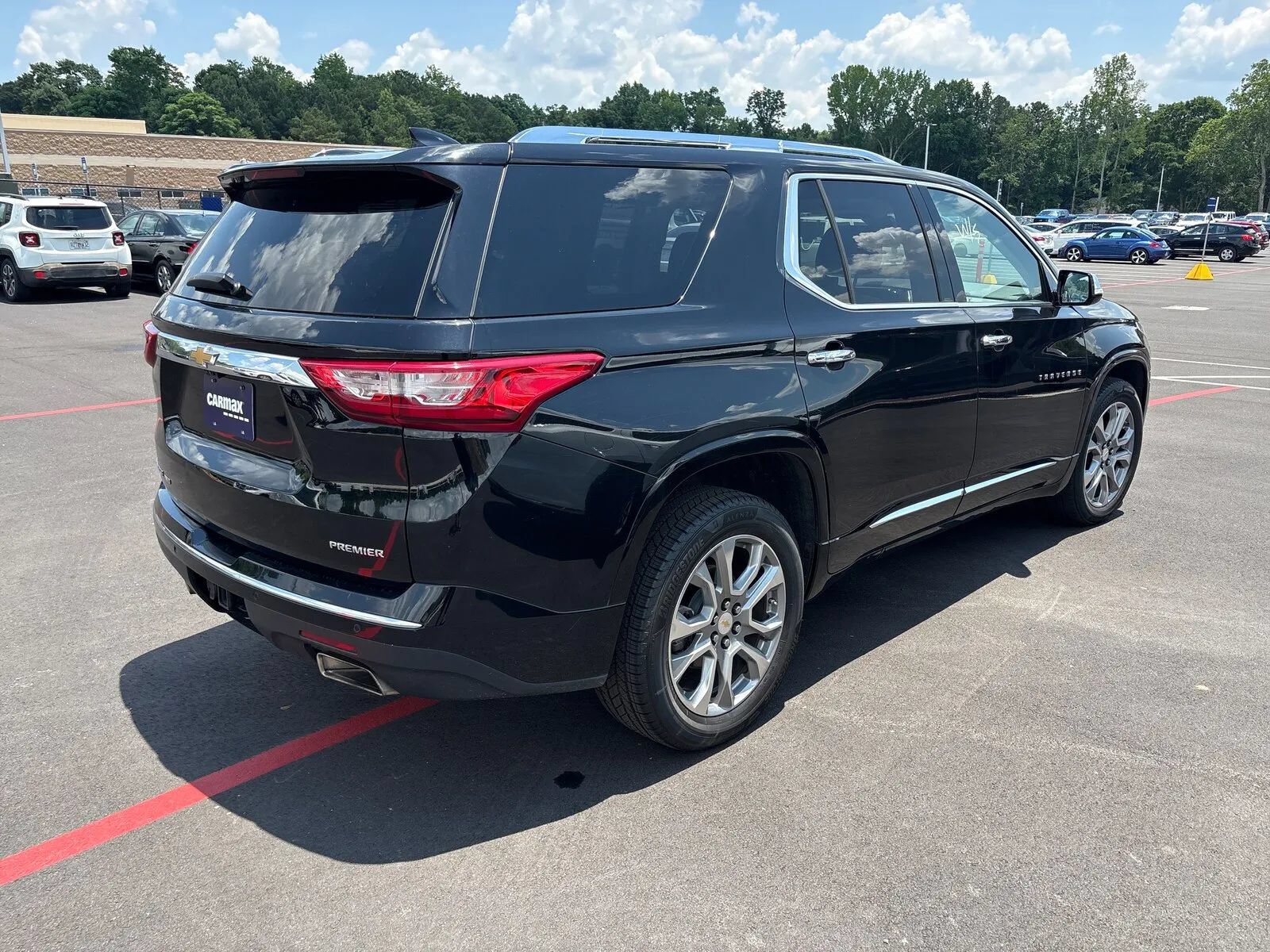 Used 2019 Chevrolet Traverse Premier AWD/4WD image 2