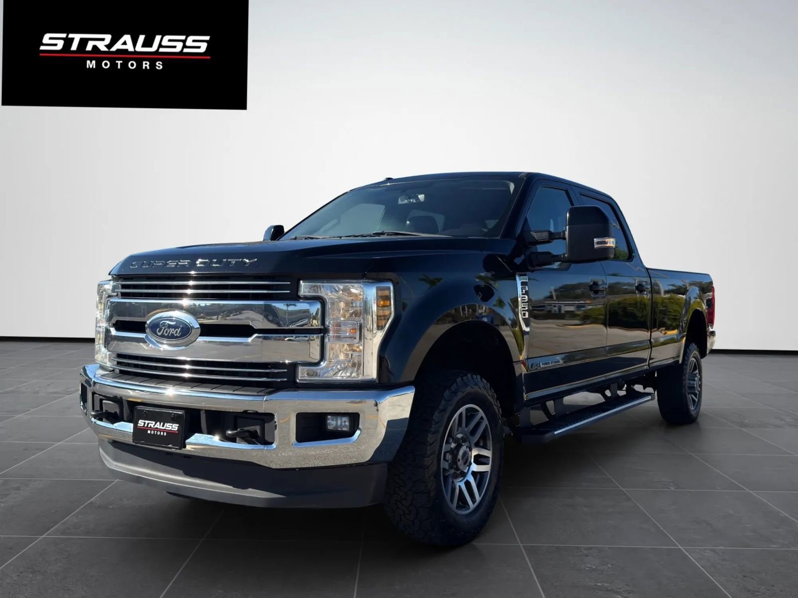 Used 2018 Ford F350 Lariat w/ Camper Package AWD/4WD image 4