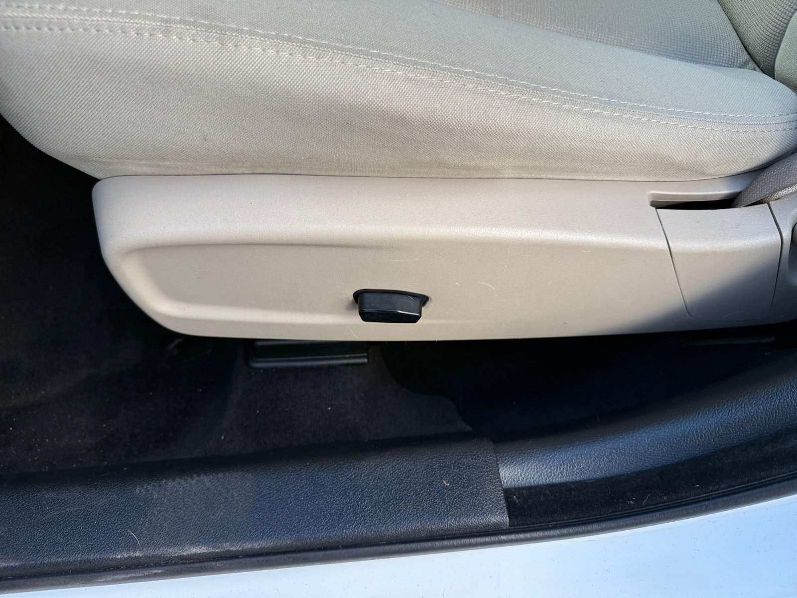 Used 2014 Dodge Charger SE image 15