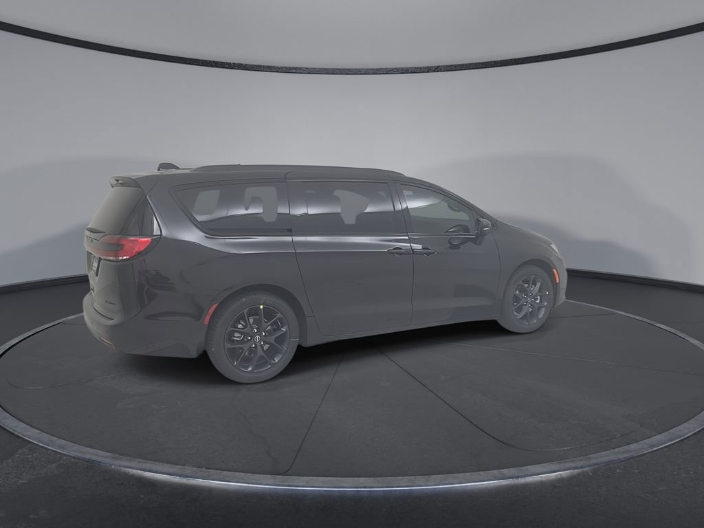 New 2026 Chrysler Pacifica Limited image 17
