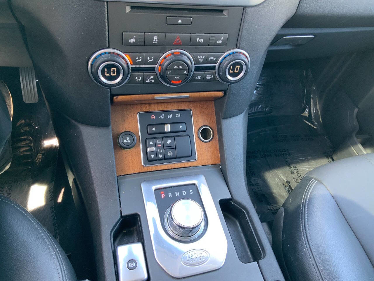 Used 2015 Land Rover LR4 HSE AWD/4WD image 2