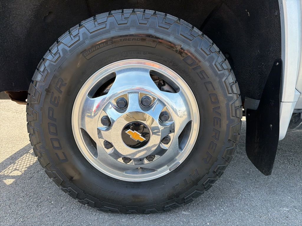 Used 2023 Chevrolet Silverado 3500 High Country image 14