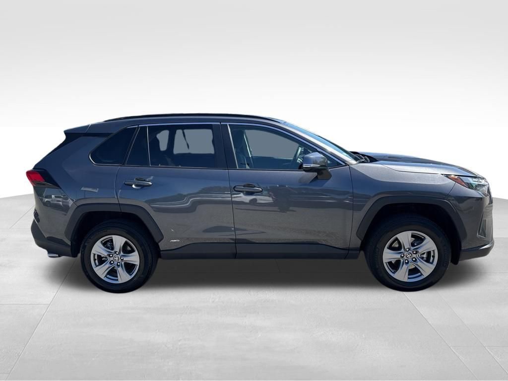 Used 2025 Toyota RAV4 XLE AWD/4WD image 33