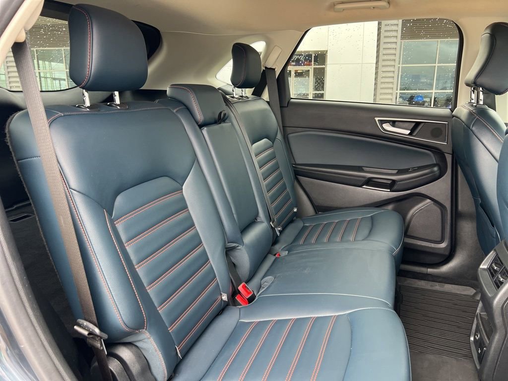Used 2022 Ford Edge SEL w/ Sport Appearance Package image 14