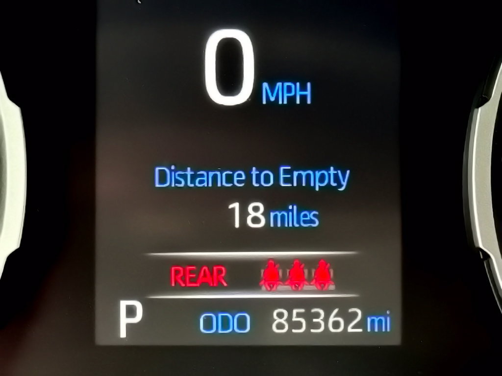 Used 2022 Toyota RAV4 LE AWD/4WD image 25