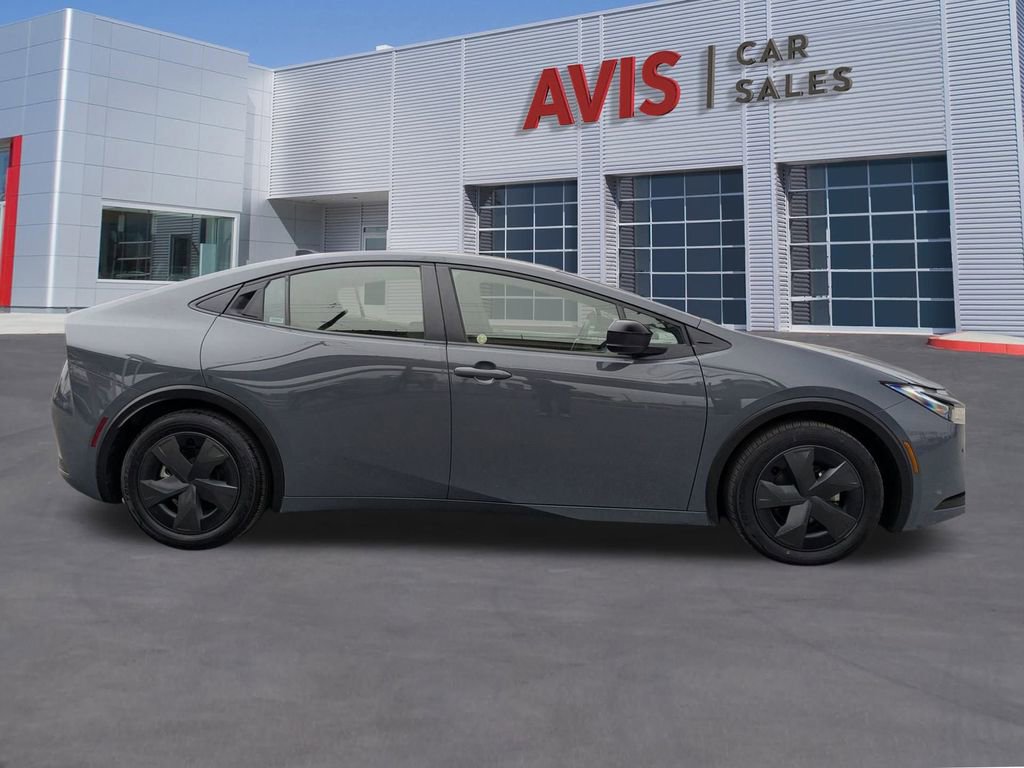 Used 2025 Toyota Prius LE image 7