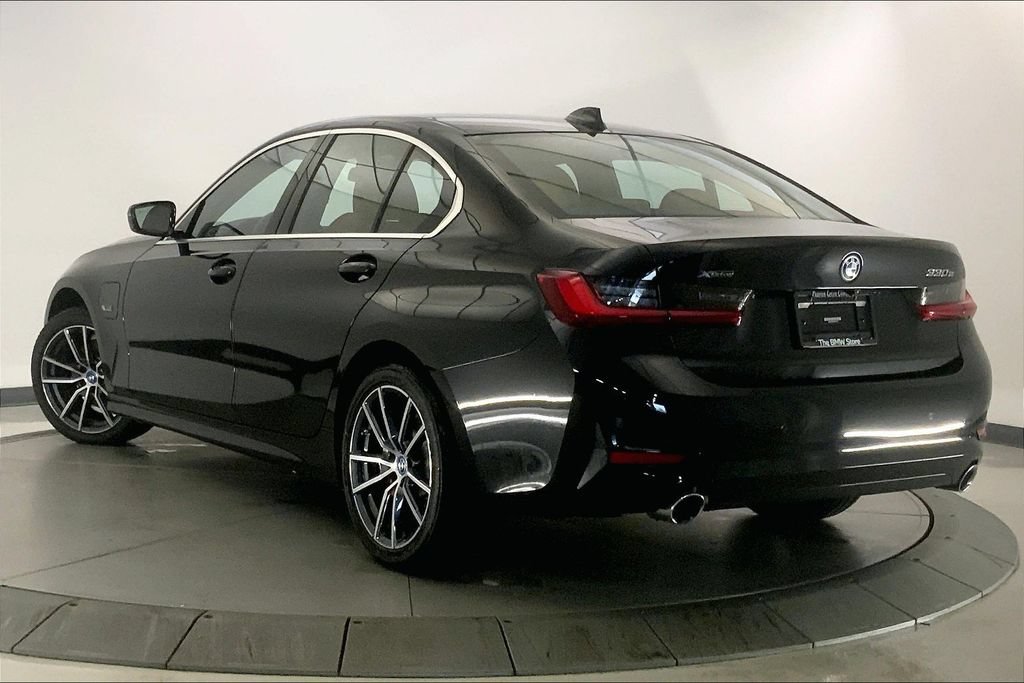 Used 2022 BMW 330e xDrive w/ Premium Package AWD/4WD image 10