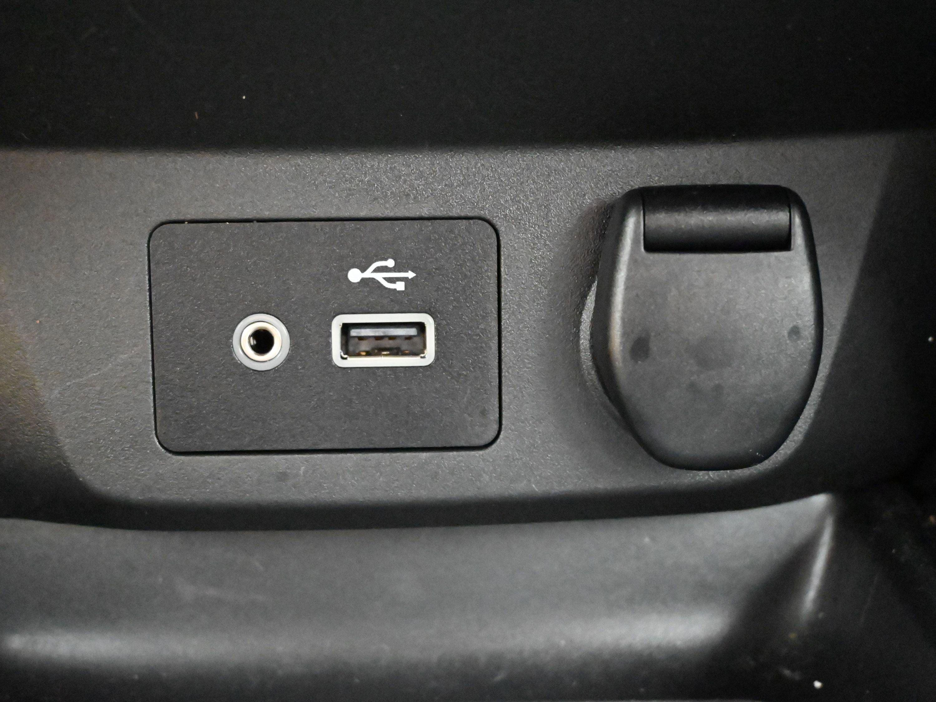 Used 2020 Nissan Rogue Sport SV image 18