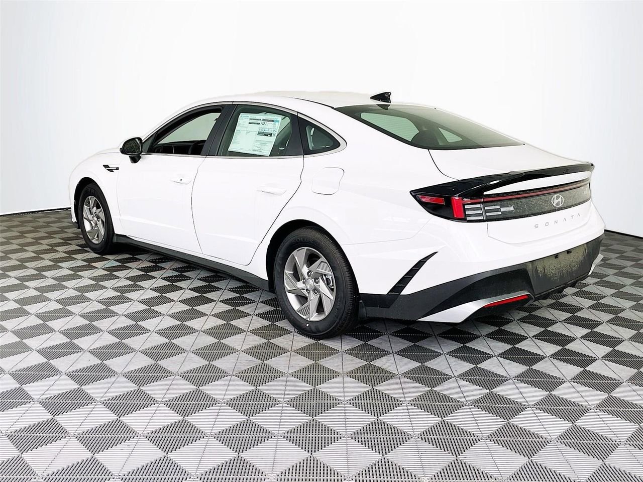 New 2026 Hyundai Sonata SE FWD image 4