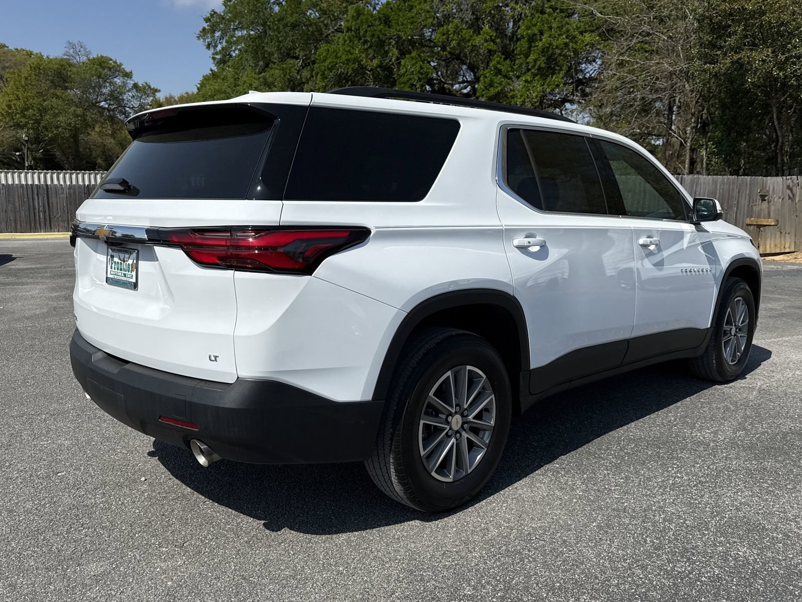 Used 2023 Chevrolet Traverse LT FWD image 5