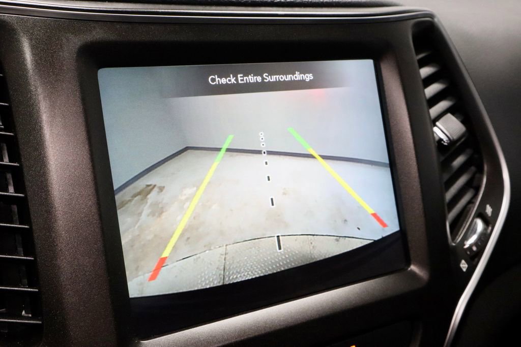 Used 2021 Jeep Cherokee Trailhawk w/ Sun, Sound & Nav Group AWD/4WD image 2