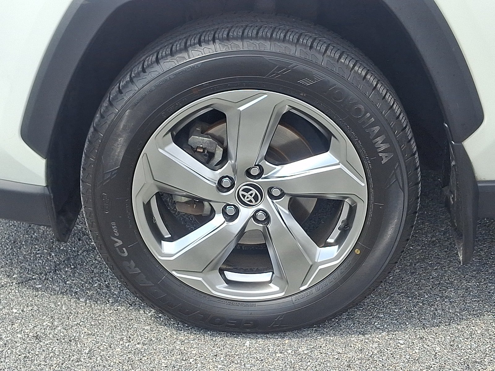 Used 2020 Toyota RAV4 Limited AWD/4WD image 9