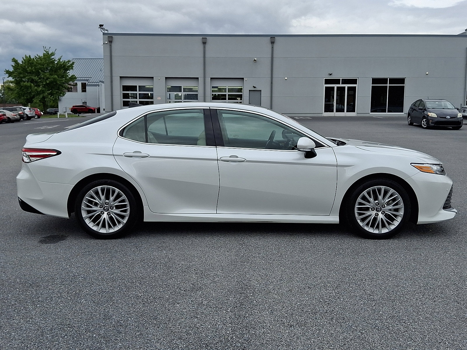 Used 2019 Toyota Camry XLE w/ Driver Assist Package FWD image 8