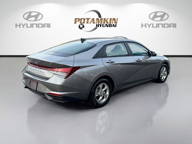 Used 2023 Hyundai Elantra SE FWD image 5