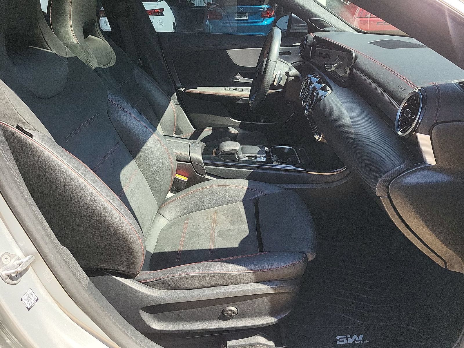 Used 2020 Mercedes-Benz CLA 250 image 28