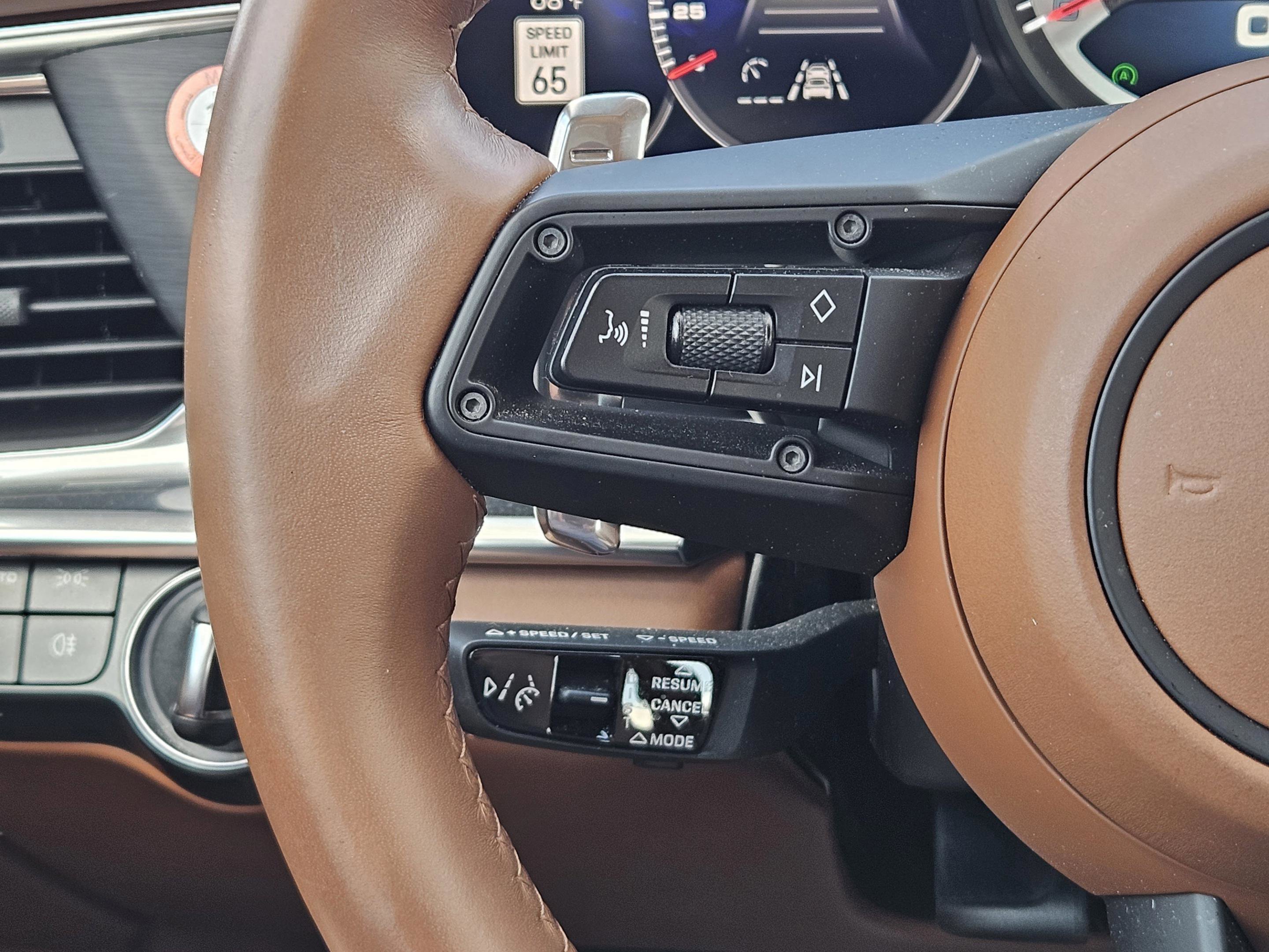 Certified 2023 Porsche Panamera 4 Platinum Edition image 26