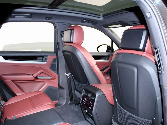 New 2026 Porsche Cayenne S image 26