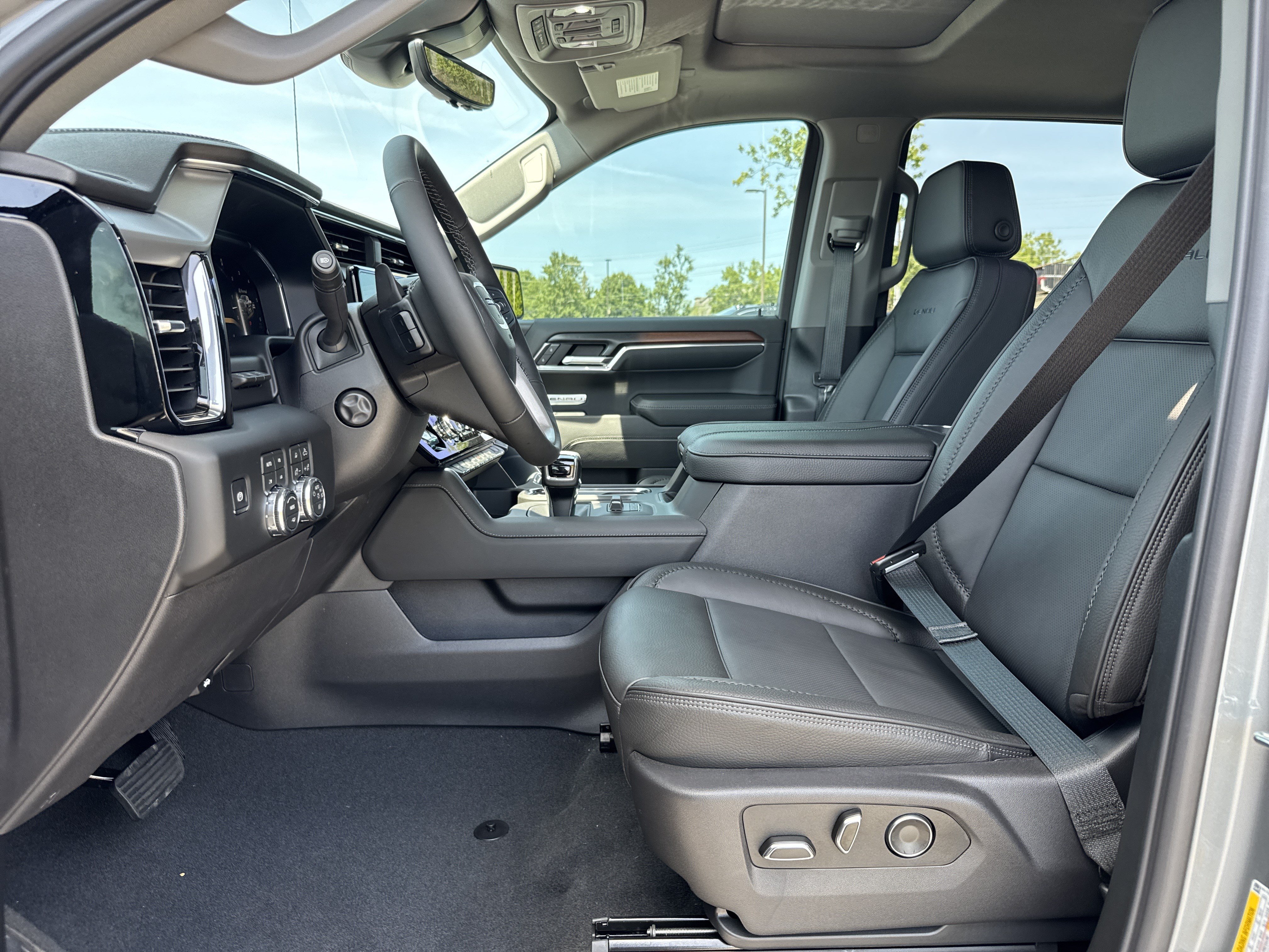 New 2026 GMC Sierra 1500 Denali w/ Denali Reserve Package AWD/4WD image 17