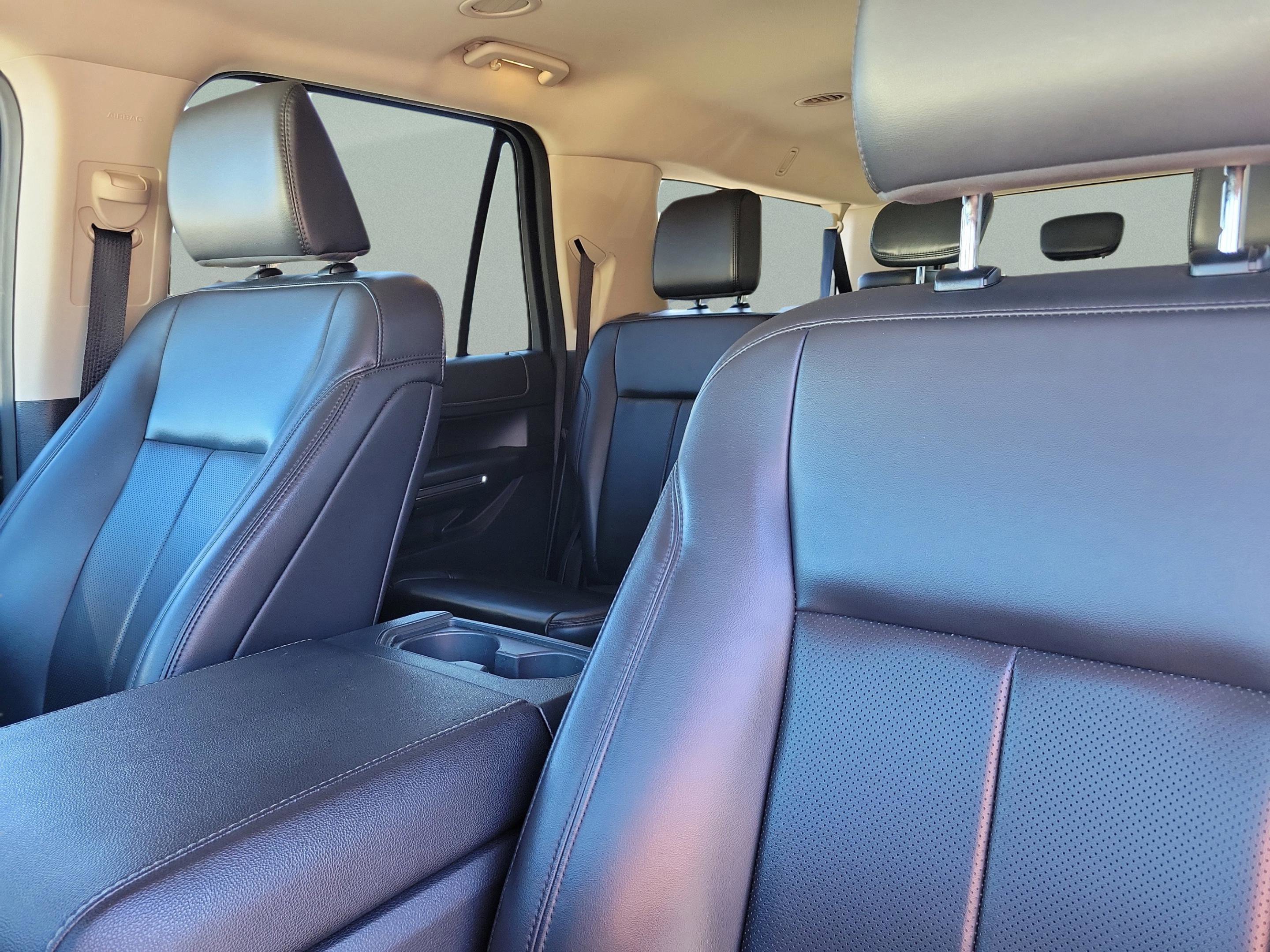Used 2024 Ford Expedition Max XLT image 11