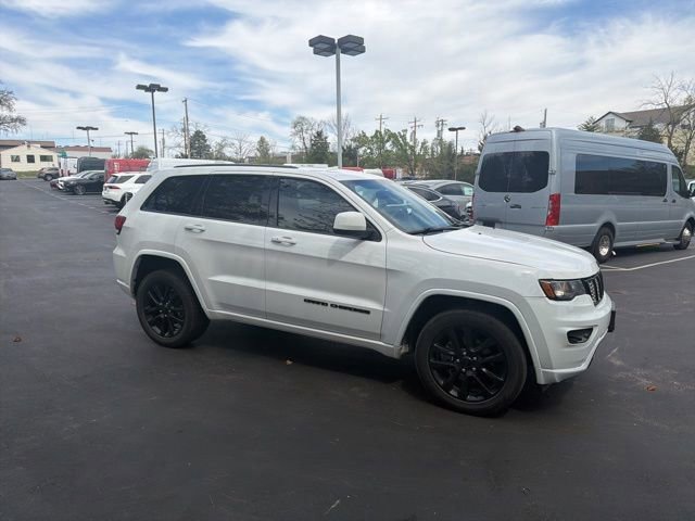 Used 2018 Jeep Grand Cherokee Altitude AWD/4WD image 1