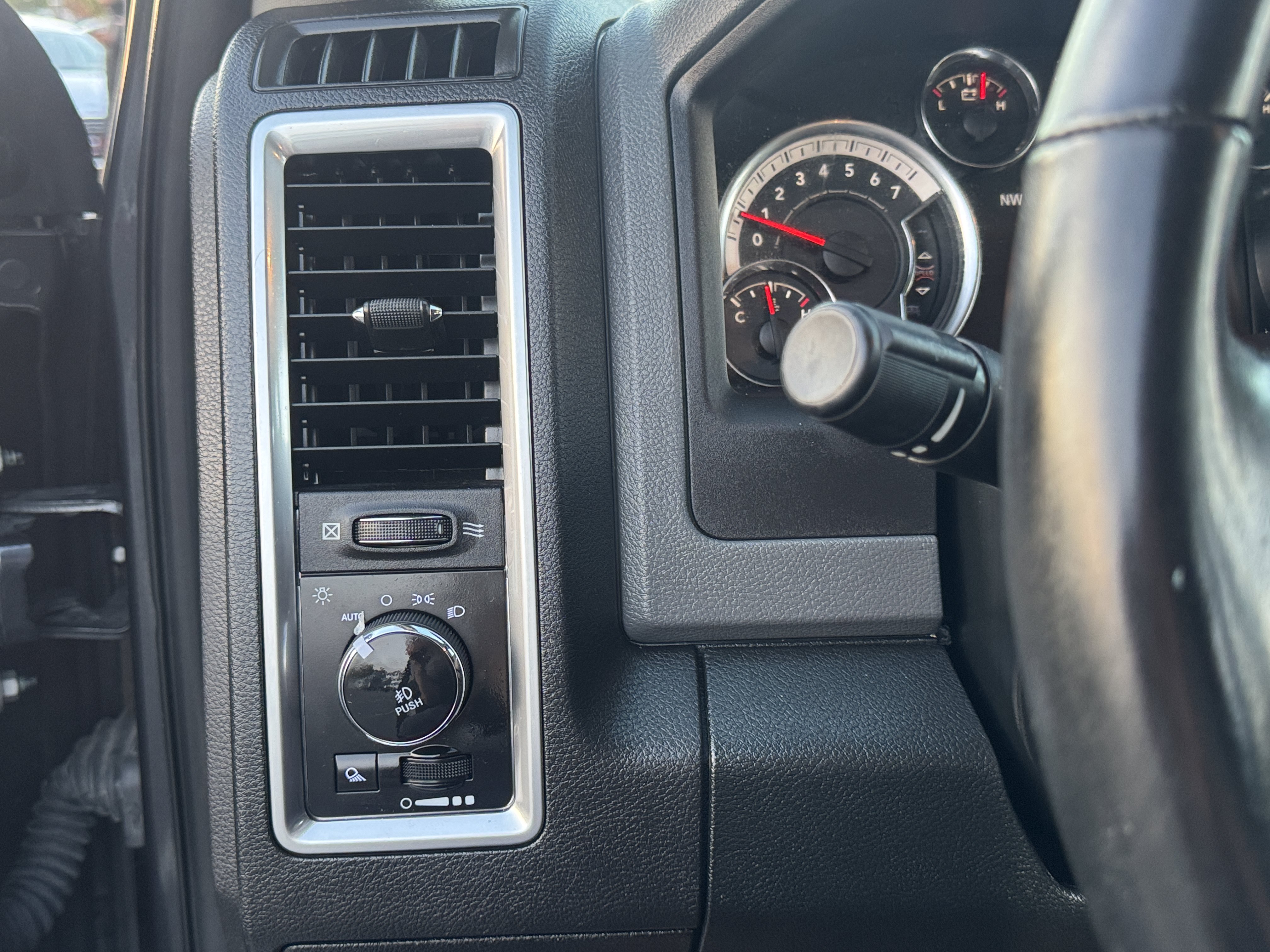Used 2018 RAM 1500 Big Horn AWD/4WD image 15