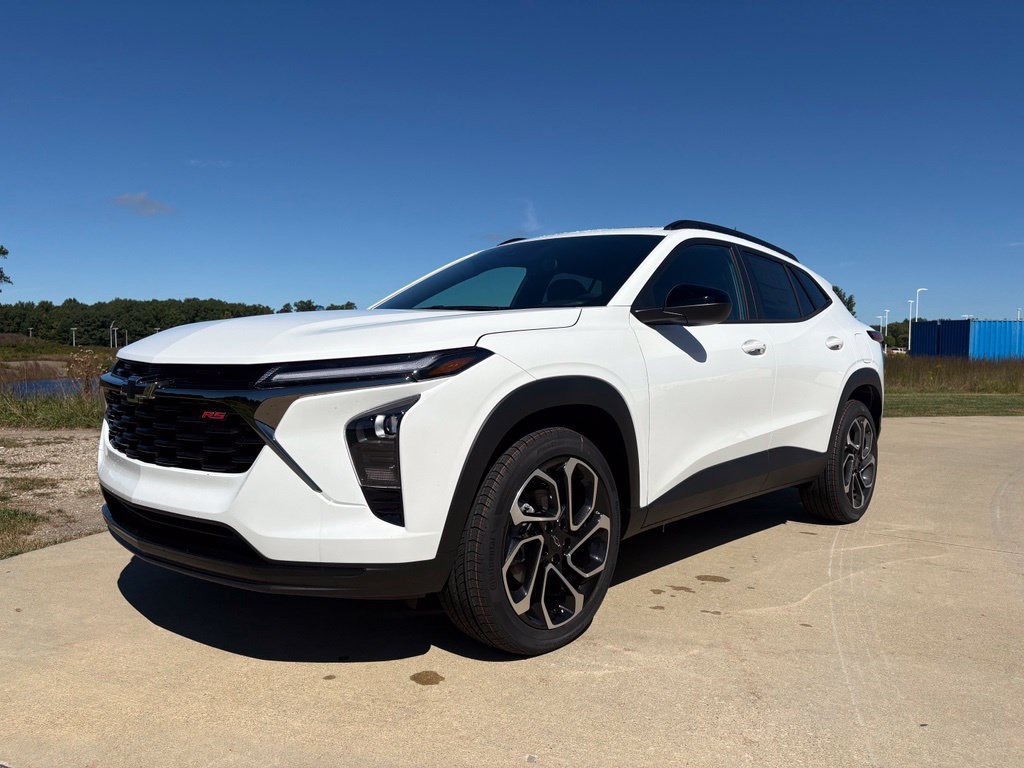 New 2026 Chevrolet Trax RS w/ Sunroof Package FWD image 1