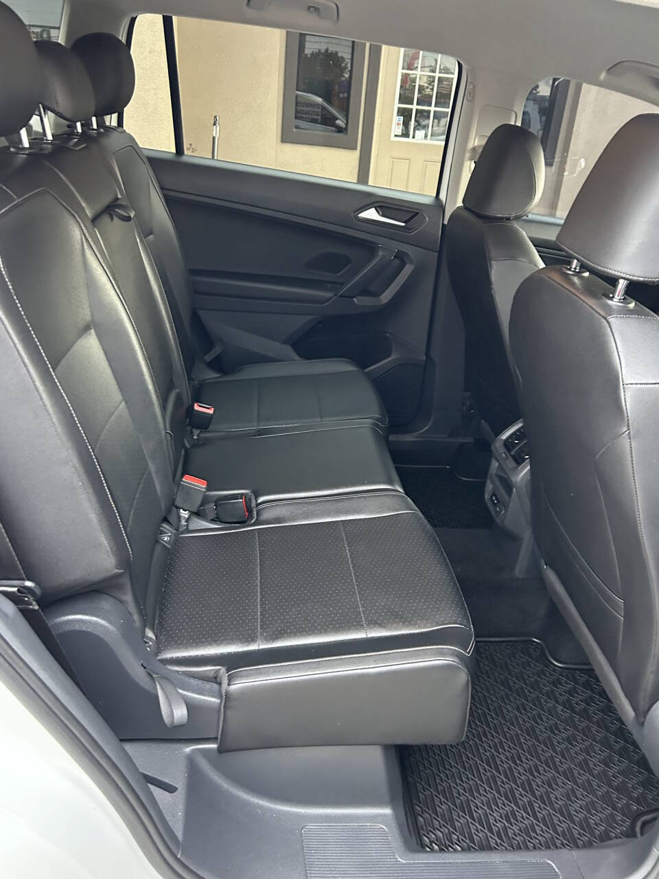 Used 2019 Volkswagen Tiguan SE FWD image 17