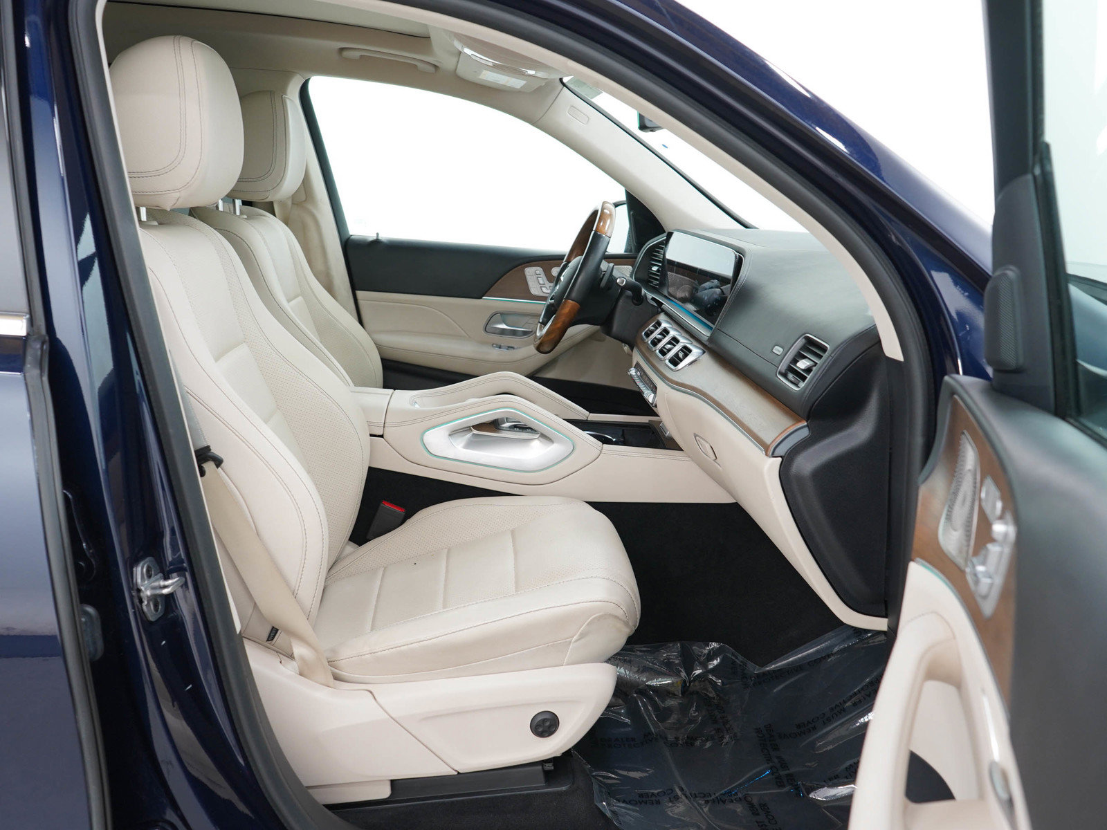Used 2022 Mercedes-Benz GLS 450 4MATIC image 11