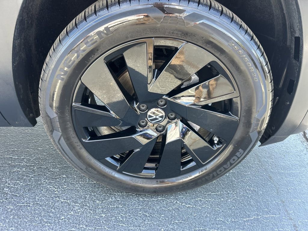 Used 2025 Volkswagen Atlas SE image 24