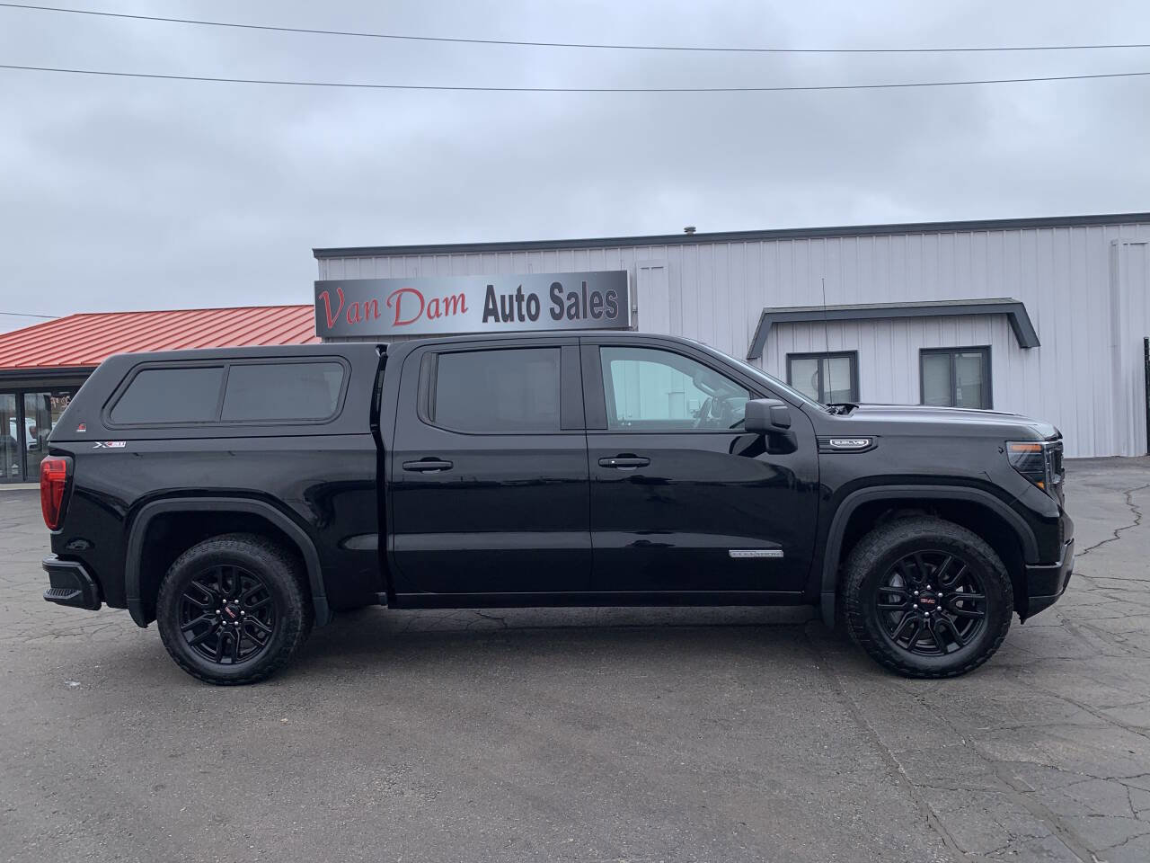 Used 2023 GMC Sierra 1500 Elevation w/ X31 Off-Road Package image 1