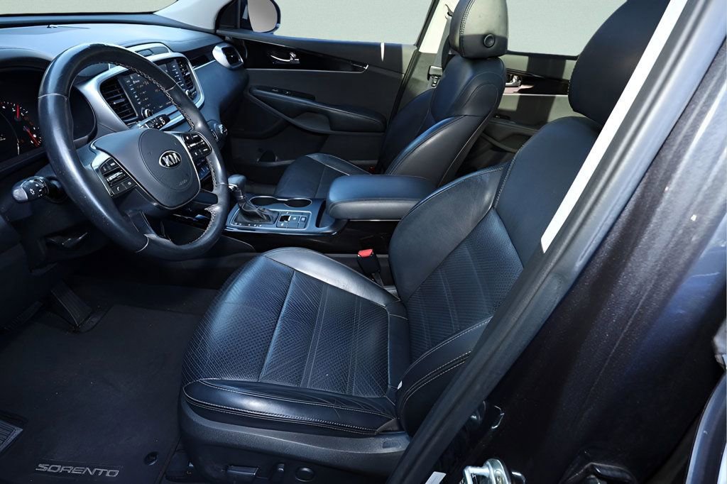 Used 2019 Kia Sorento EX w/ EX Touring Package image 11