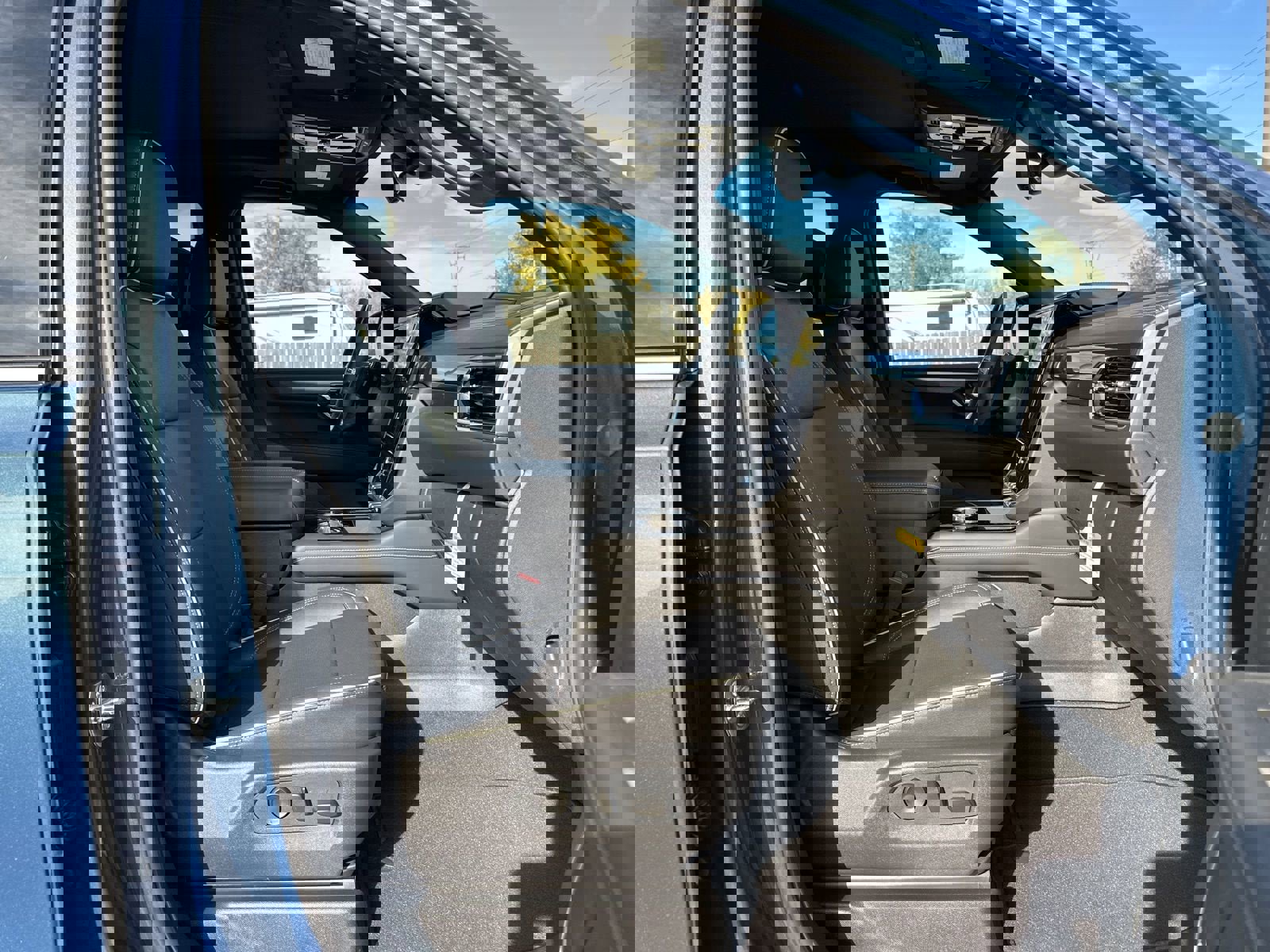 New 2026 GMC Yukon XL Elevation w/ Elevation Premium Package image 24