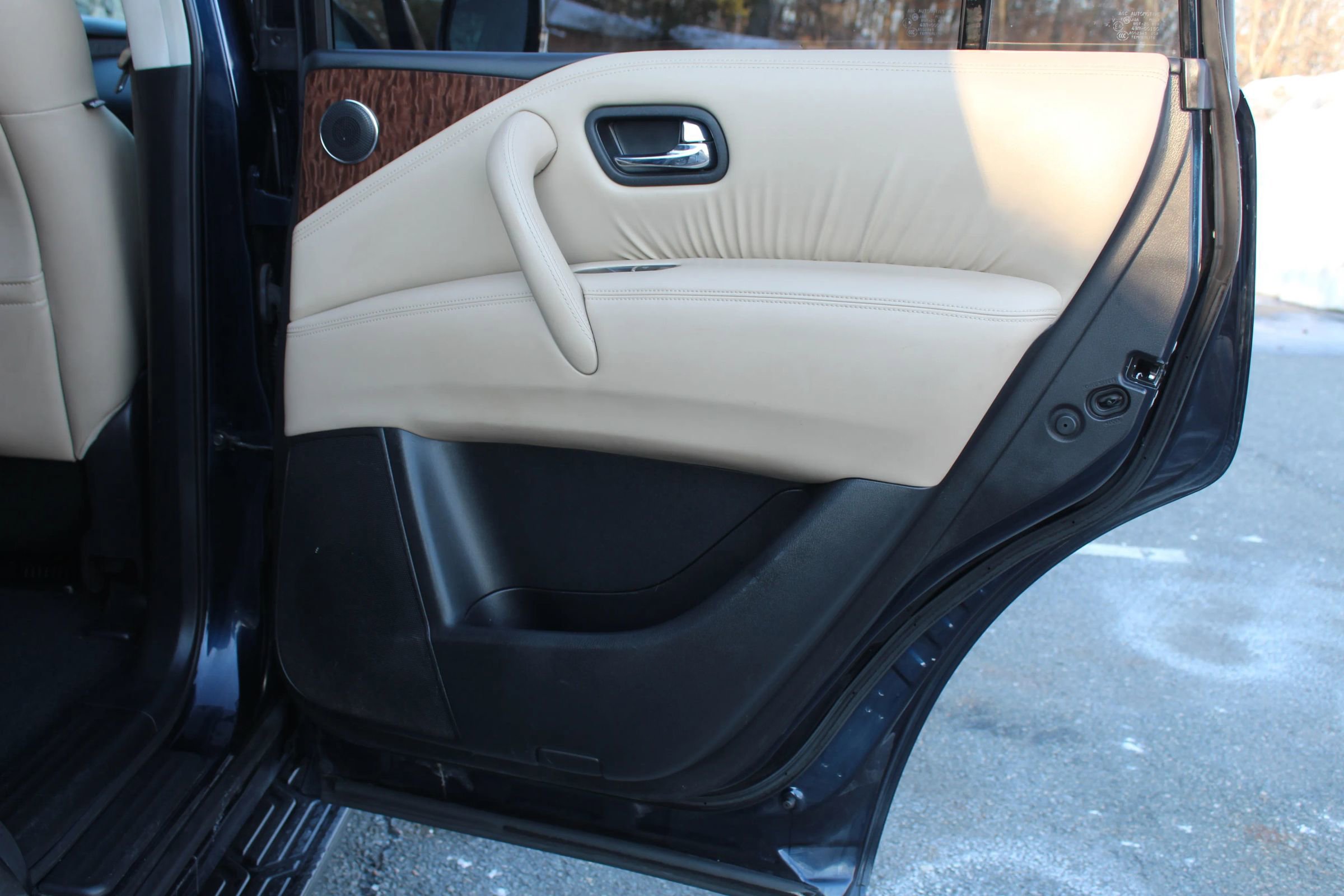 Used 2017 Nissan Armada SL image 17