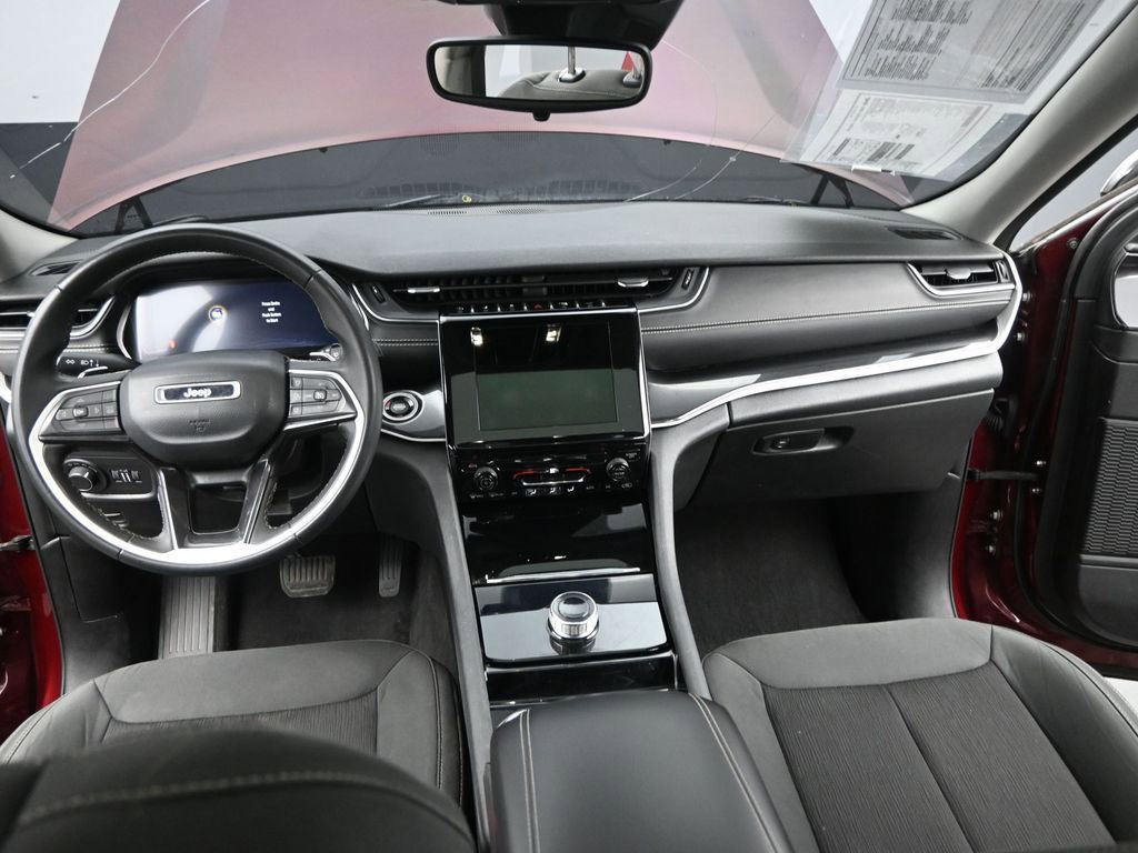 Used 2023 Jeep Grand Cherokee L Laredo image 25