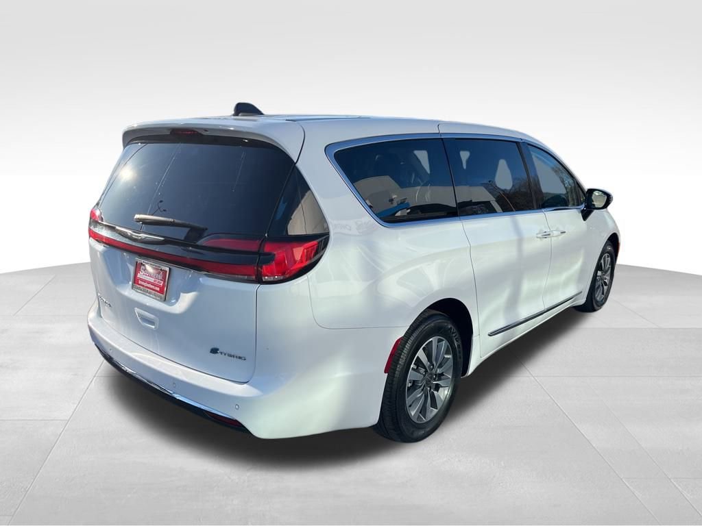 Used 2023 Chrysler Pacifica Limited image 27