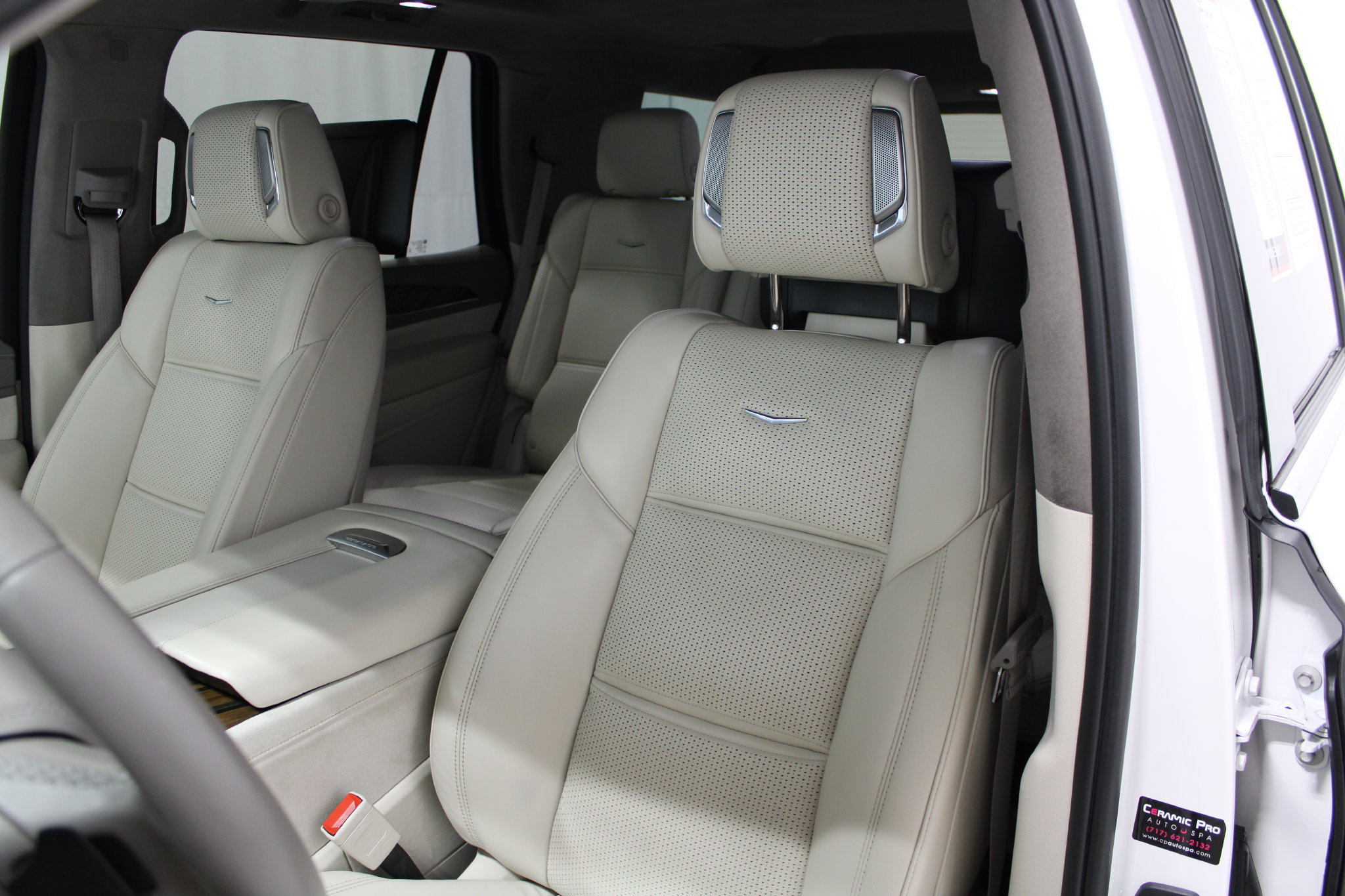 Used 2021 Cadillac Escalade Premium Luxury Platinum AWD/4WD image 14