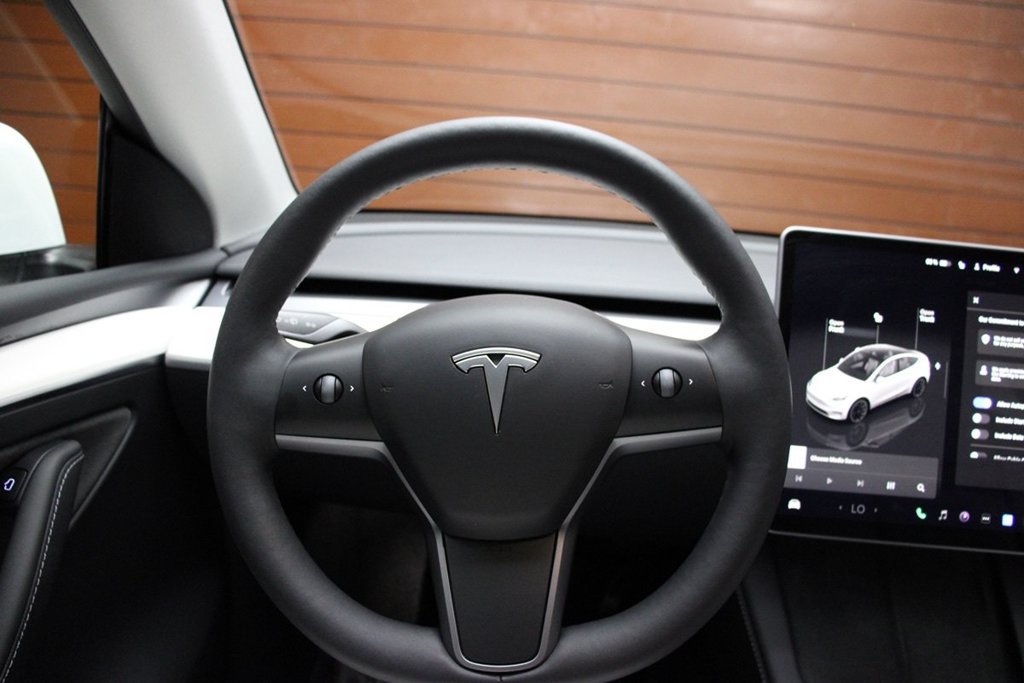 Used 2023 Tesla Model Y Long Range AWD/4WD image 26